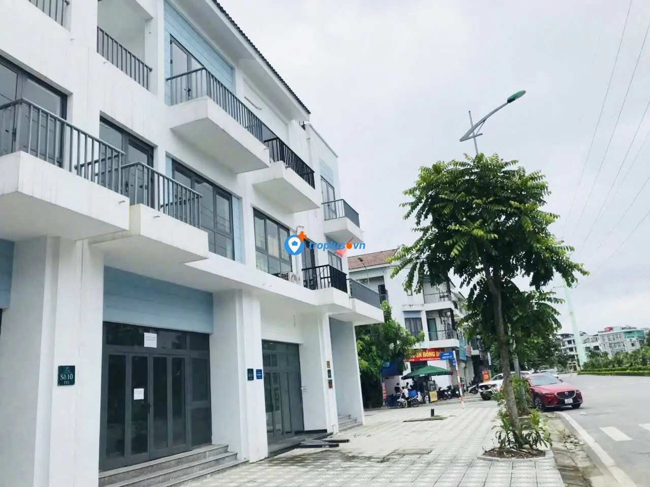 Cho thuê nguyên căn nhà mặt đường XUÂN PHƯƠNG!