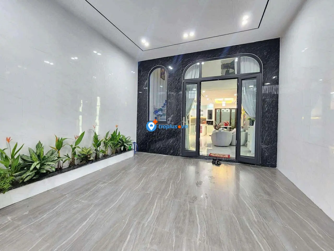 Cho thuê nhà mặt tiền Dương Đức Hiền – 3 tầng, full nội thất, gara ô tô – Đà Nẵng